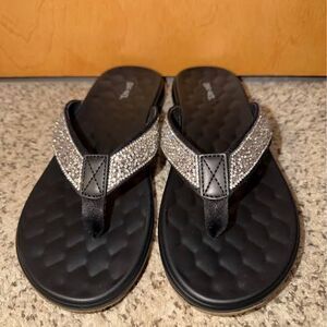 Women’s Sandals - Buc-ees Sz 9.5 - Rhinestone Flip Flops